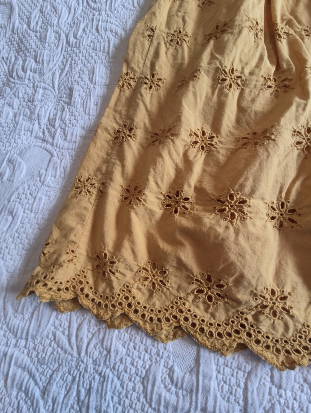 Madewell 12 Scalloped Eyelet Midi Dress features airy mustard cotton eyelet VGUC - Picture 2 of 8
